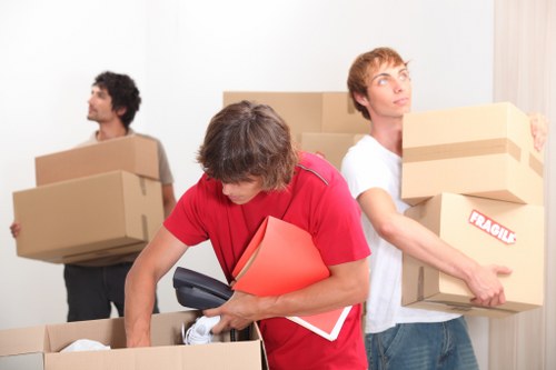 Movers Harringay delivering organized moving service
